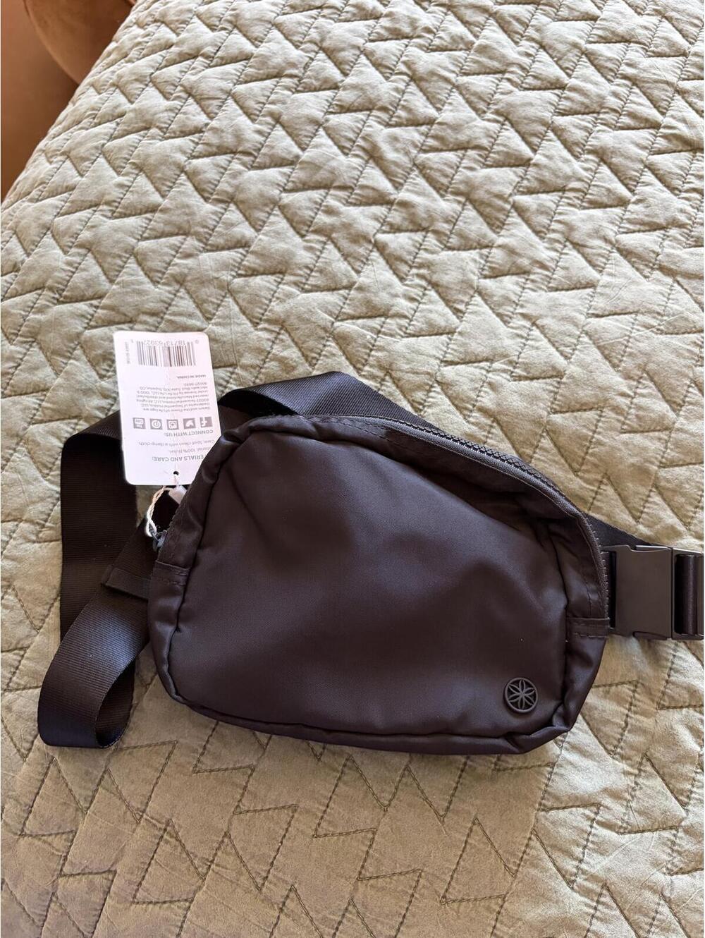 Gaiam Sidekick waist bag